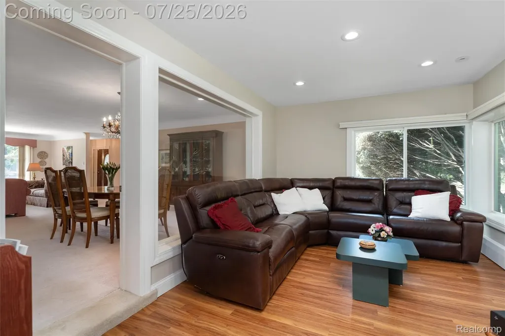 24800 N Cromwell Drive Franklin Village MI 48025