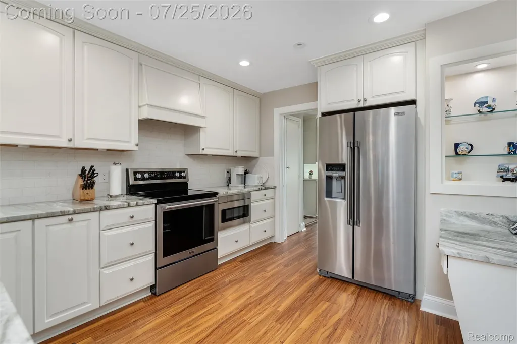 24800 N Cromwell Drive Franklin Village MI 48025