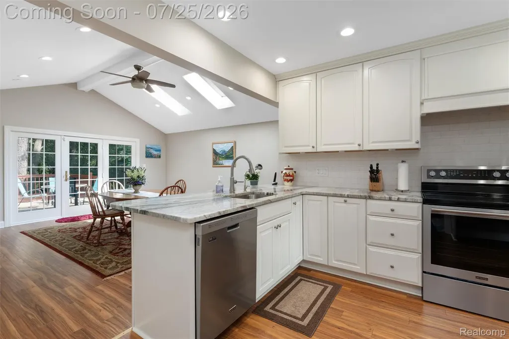 24800 N Cromwell Drive Franklin Village MI 48025