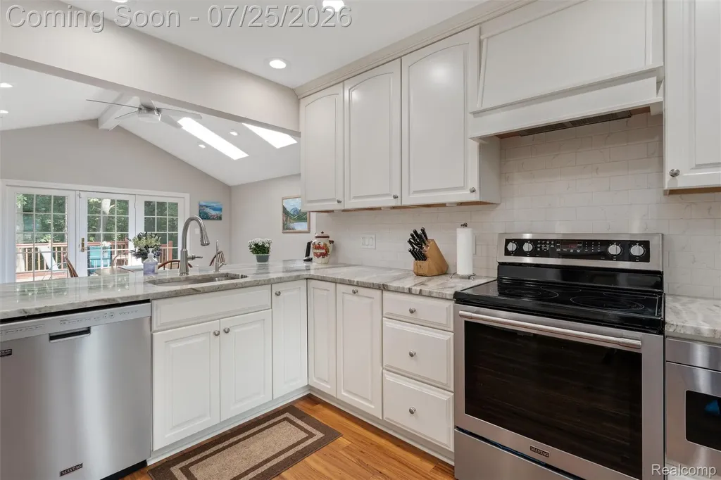 24800 N Cromwell Drive Franklin Village MI 48025