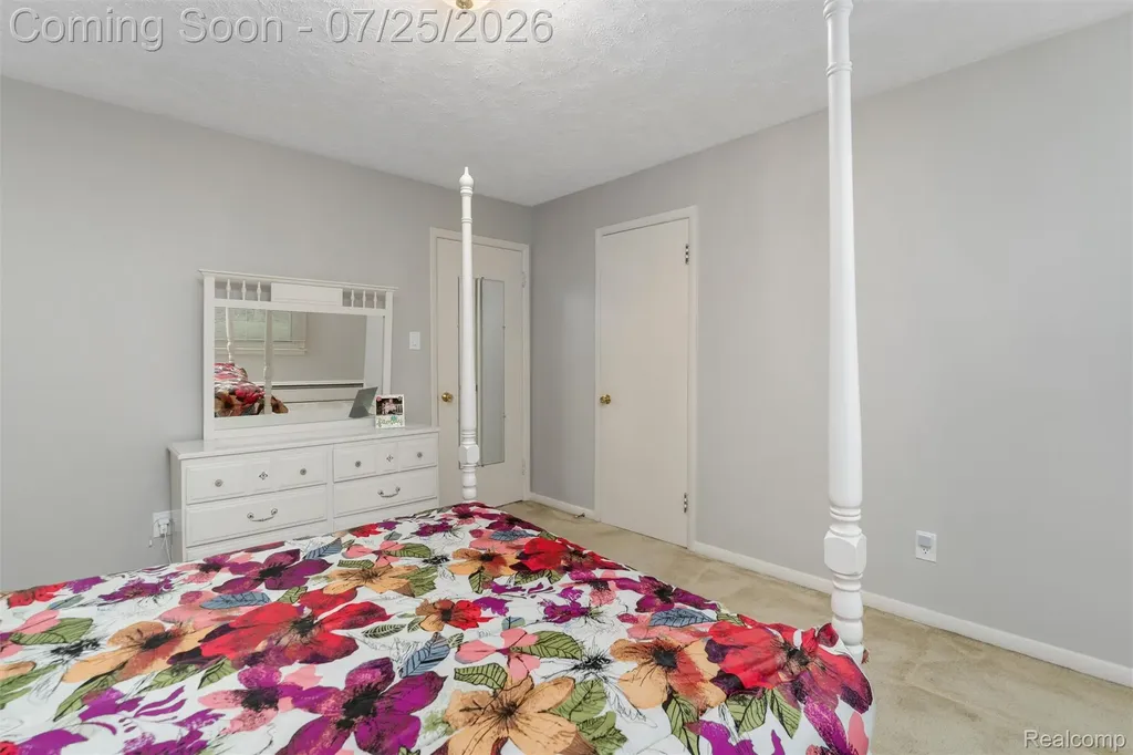 24800 N Cromwell Drive Franklin Village MI 48025