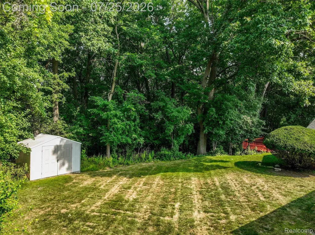 24800 N Cromwell Drive Franklin Village MI 48025