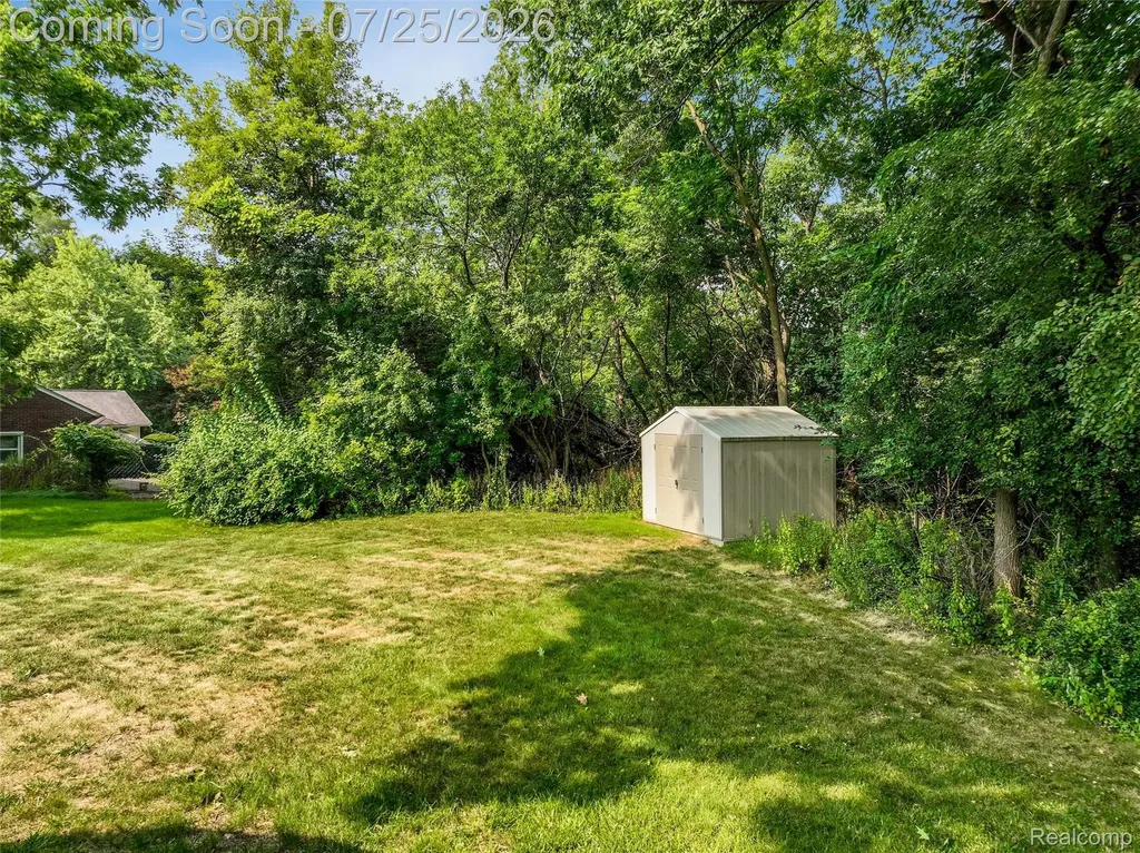 24800 N Cromwell Drive Franklin Village MI 48025
