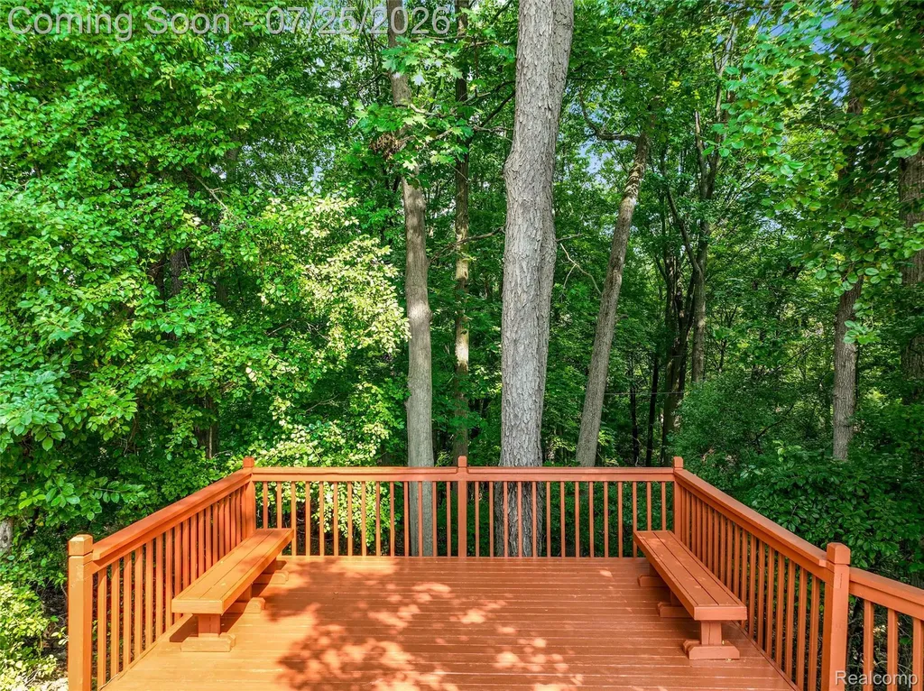 24800 N Cromwell Drive Franklin Village MI 48025