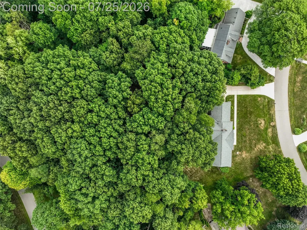 24800 N Cromwell Drive Franklin Village MI 48025