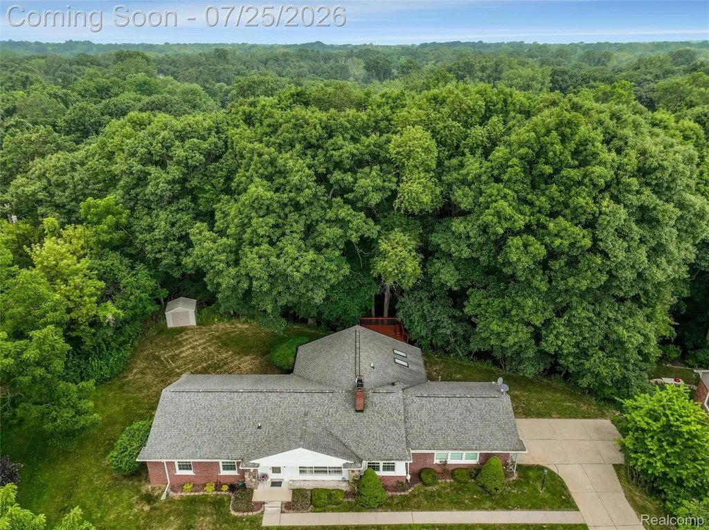 24800 N Cromwell Drive Franklin Village MI 48025