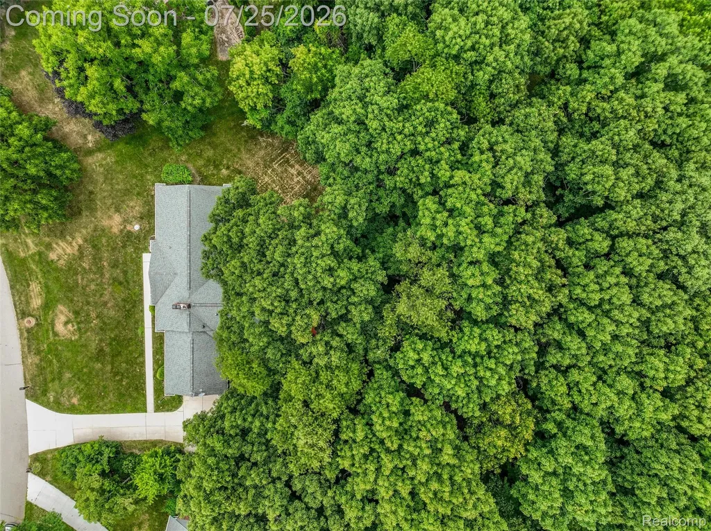 24800 N Cromwell Drive Franklin Village MI 48025