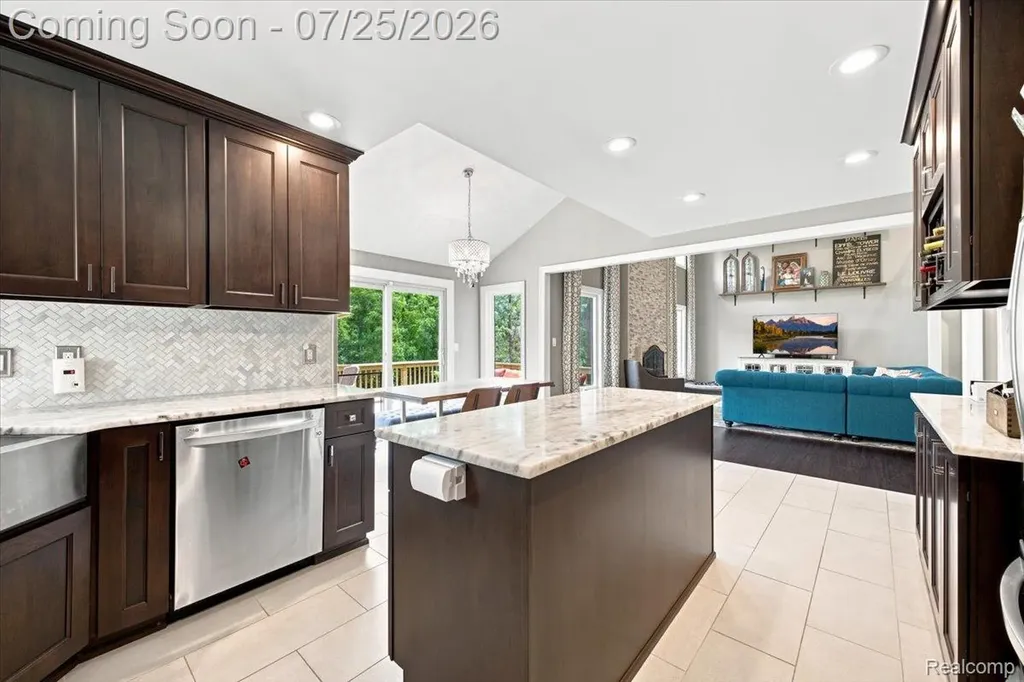 61076 Miriam Drive Washington Township MI 48094