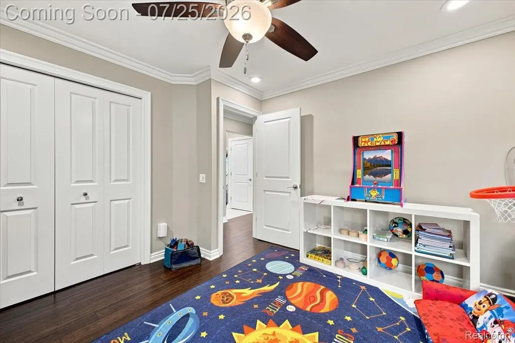61076 Miriam Drive Washington Township MI 48094