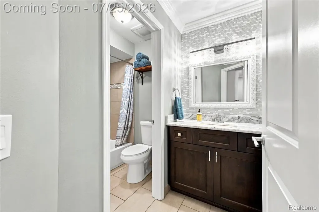 61076 Miriam Drive Washington Township MI 48094