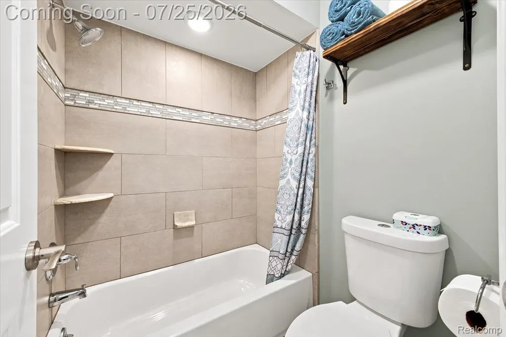 61076 Miriam Drive Washington Township MI 48094