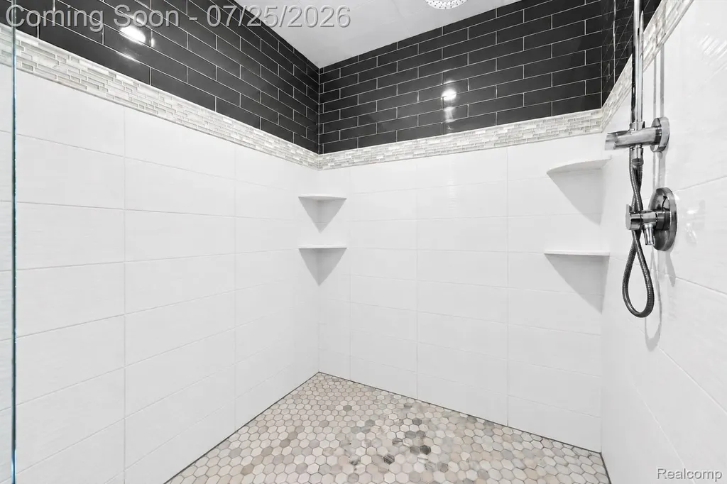 61076 Miriam Drive Washington Township MI 48094