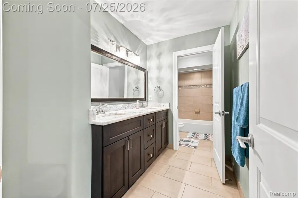 61076 Miriam Drive Washington Township MI 48094