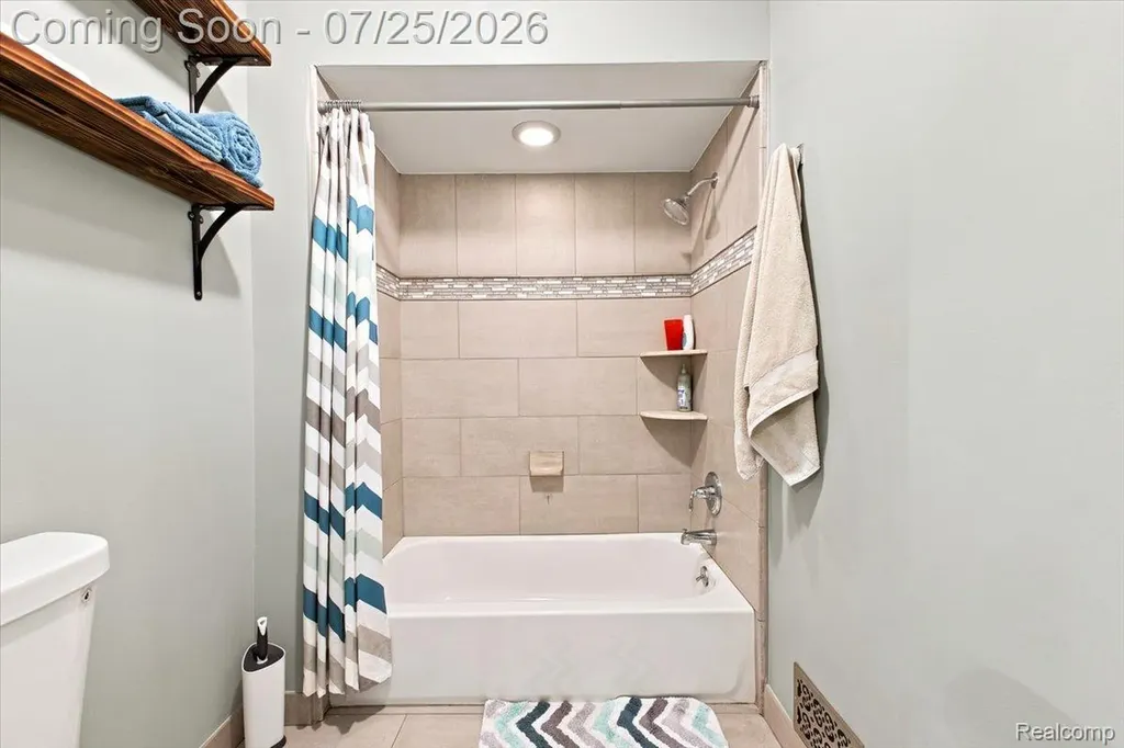 61076 Miriam Drive Washington Township MI 48094