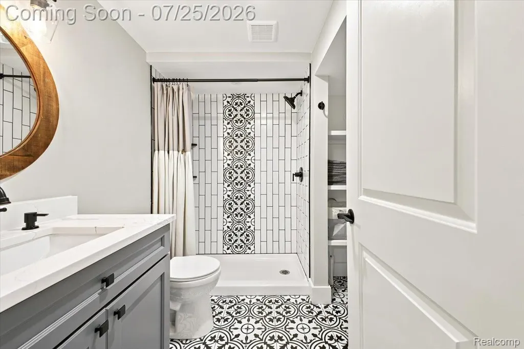 61076 Miriam Drive Washington Township MI 48094