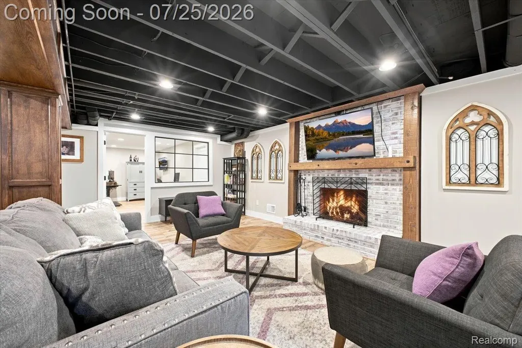 61076 Miriam Drive Washington Township MI 48094
