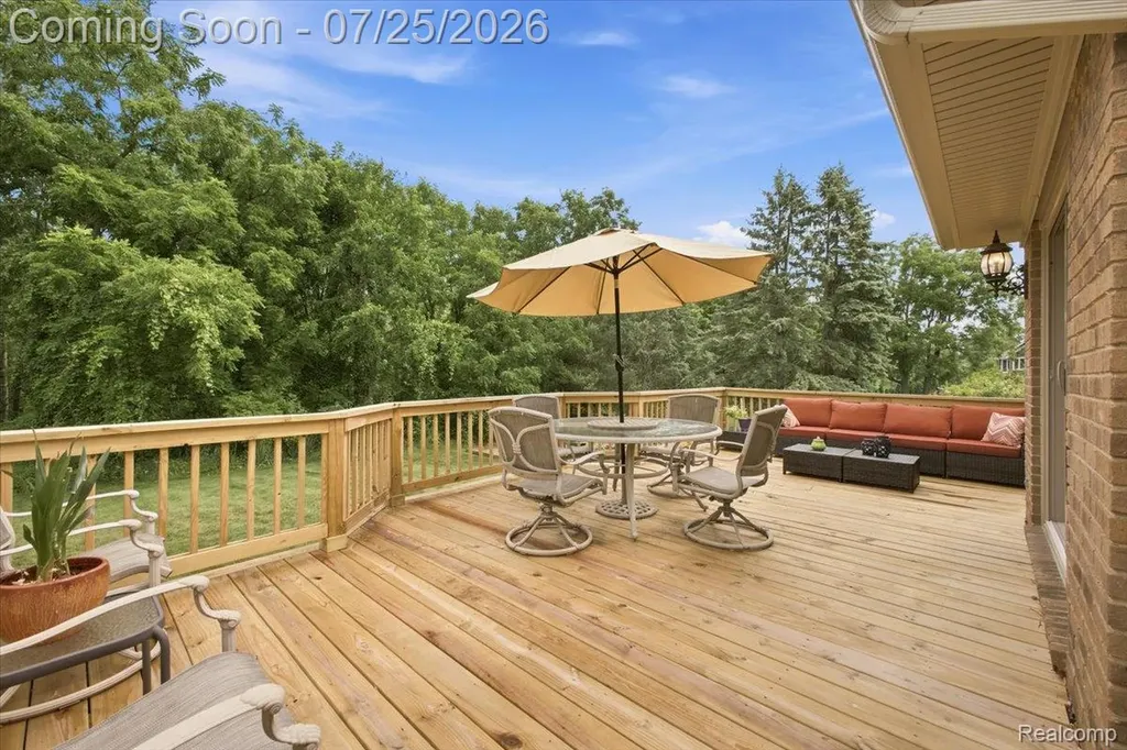 61076 Miriam Drive Washington Township MI 48094
