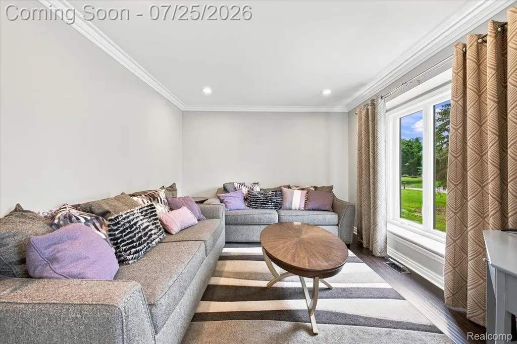 61076 Miriam Drive Washington Township MI 48094