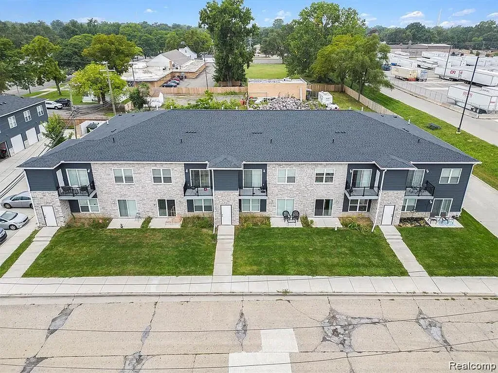 1251 E Woodward Heights Boulevard Hazel Park City MI 48030