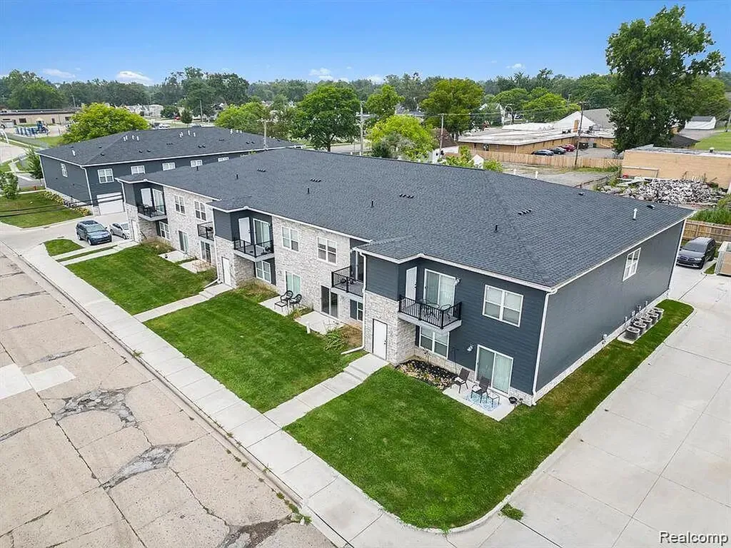 1251 E Woodward Heights Boulevard Hazel Park City MI 48030