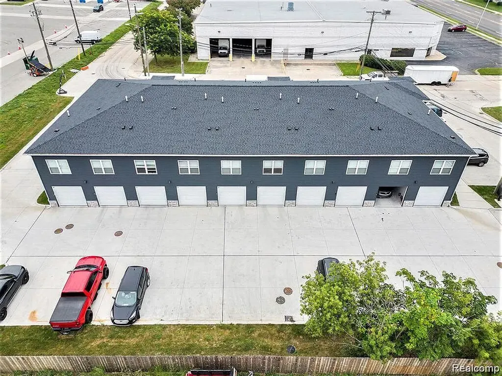 1251 E Woodward Heights Boulevard Hazel Park City MI 48030