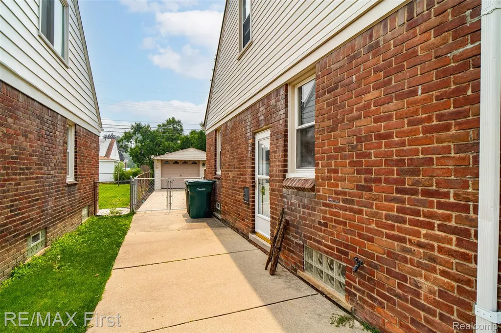18223 Audette Street Dearborn City MI 48124
