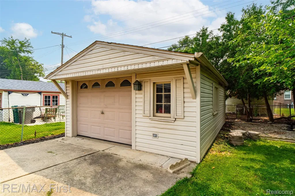 18223 Audette Street Dearborn City MI 48124