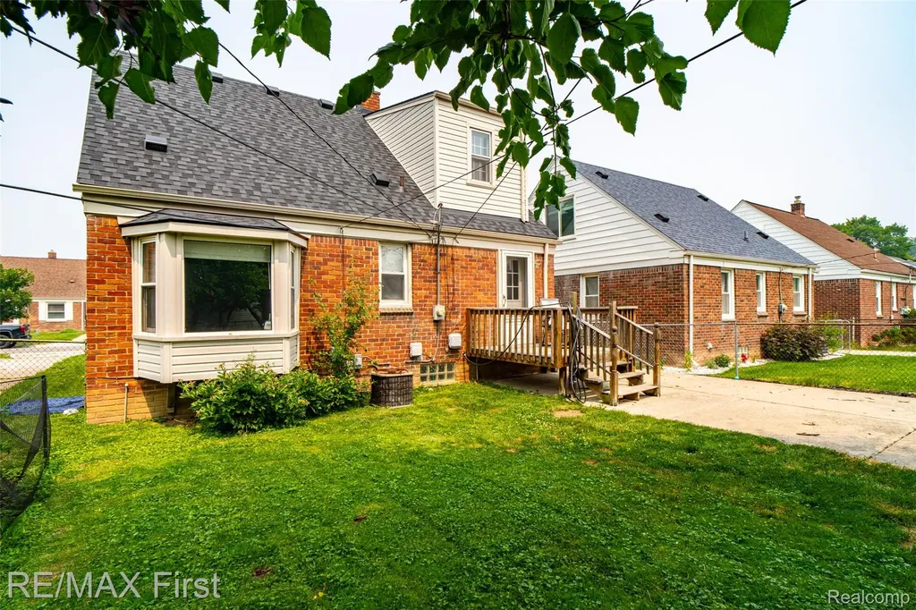 18223 Audette Street Dearborn City MI 48124