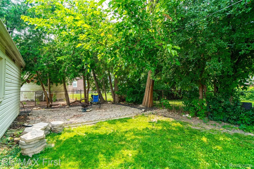 18223 Audette Street Dearborn City MI 48124
