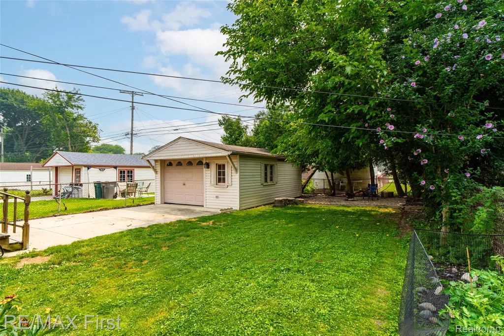 18223 Audette Street Dearborn City MI 48124