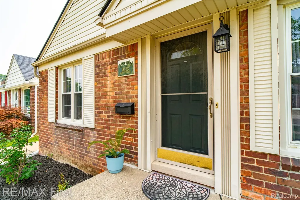 18223 Audette Street Dearborn City MI 48124