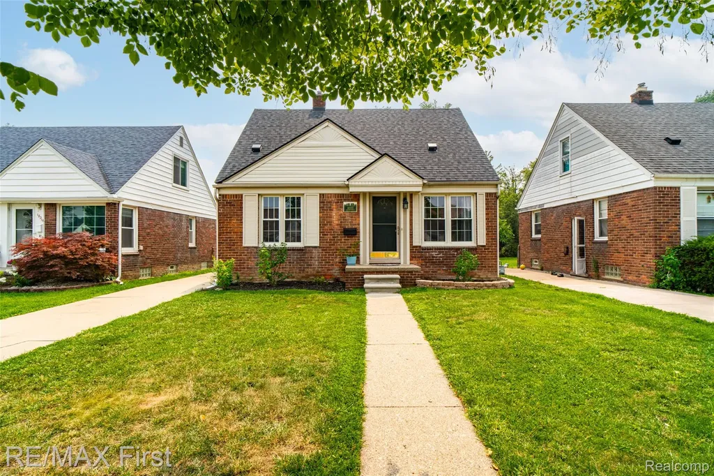 18223 Audette Street Dearborn City MI 48124