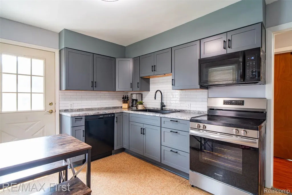 18223 Audette Street Dearborn City MI 48124