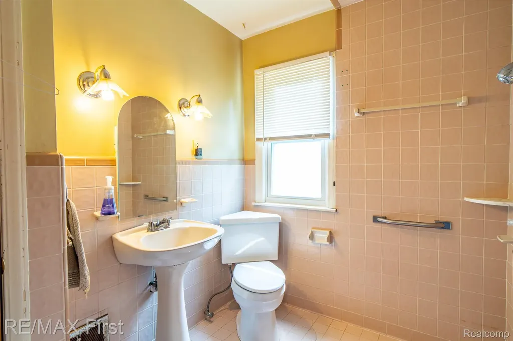 18223 Audette Street Dearborn City MI 48124
