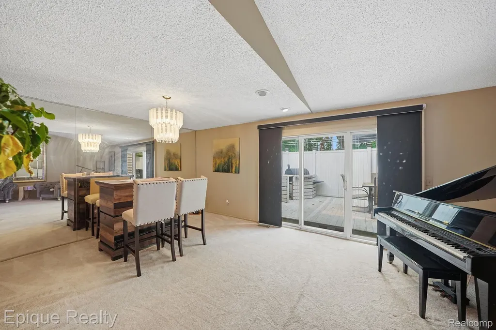 27328 Apple Blossom Lane Southfield City MI 48034