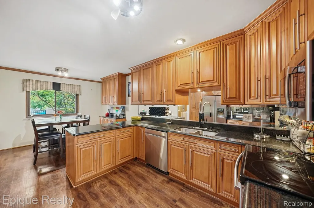 27328 Apple Blossom Lane Southfield City MI 48034