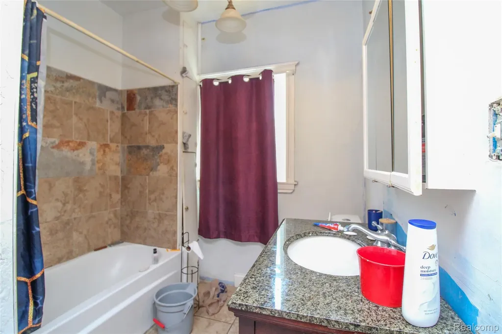1332 Seward Street Detroit City MI 48202