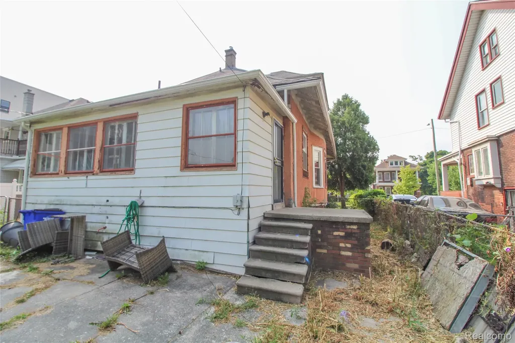 1332 Seward Street Detroit City MI 48202