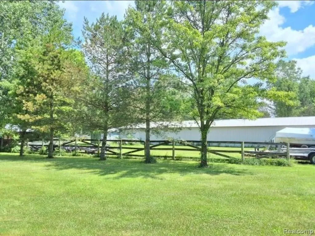 2040 Golf Course Road Clay Township MI 48028
