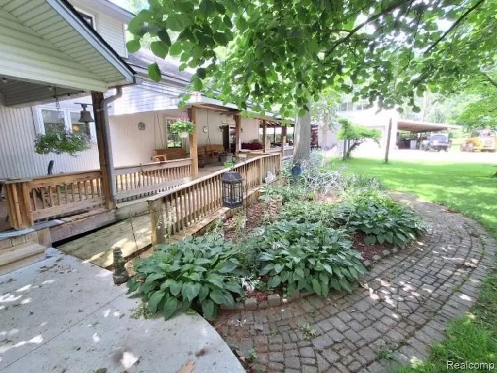 2040 Golf Course Road Clay Township MI 48028