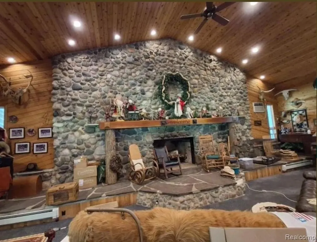 2040 Golf Course Road Clay Township MI 48028