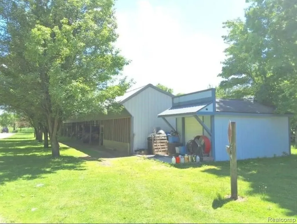 2040 Golf Course Road Clay Township MI 48028
