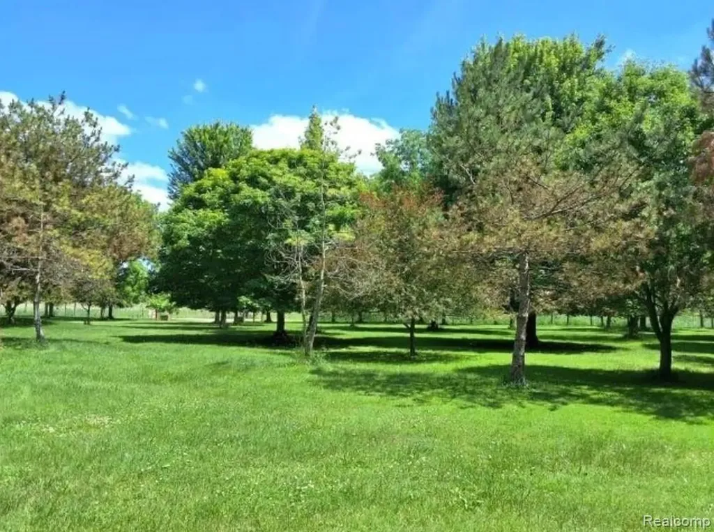 2040 Golf Course Road Clay Township MI 48028