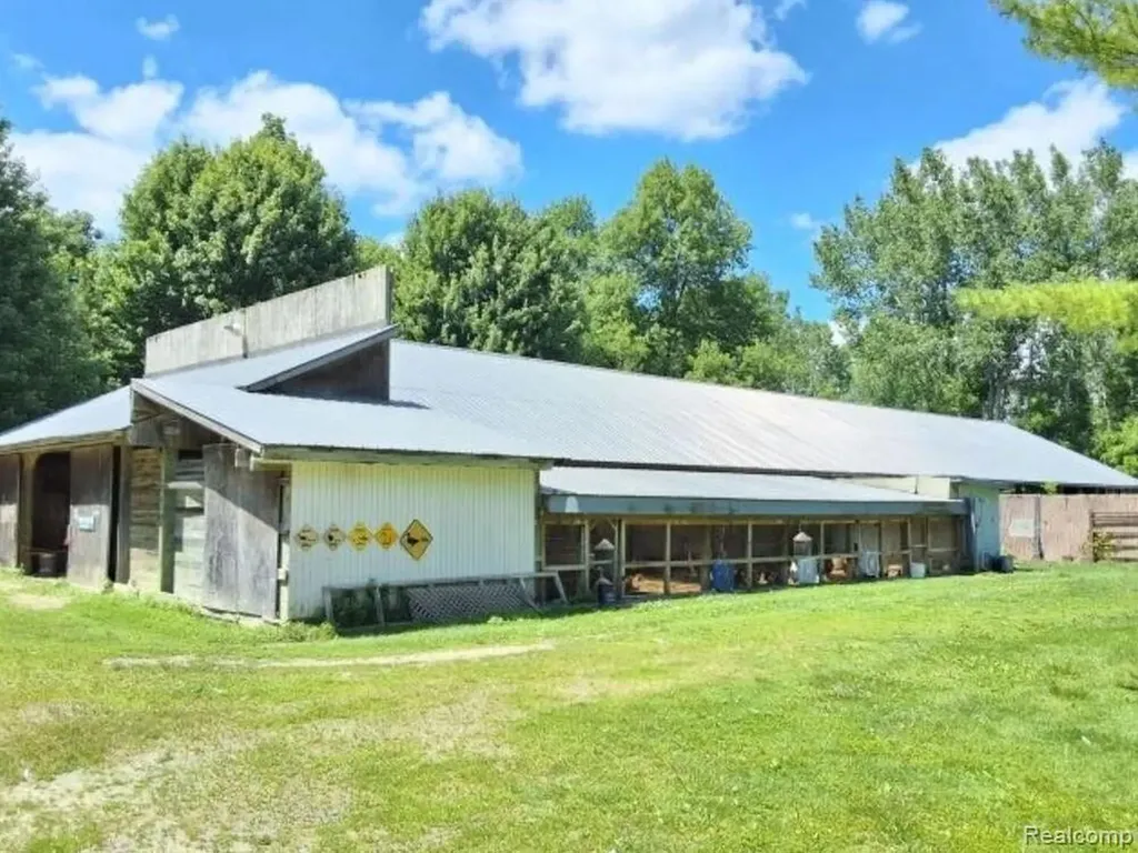 2040 Golf Course Road Clay Township MI 48028