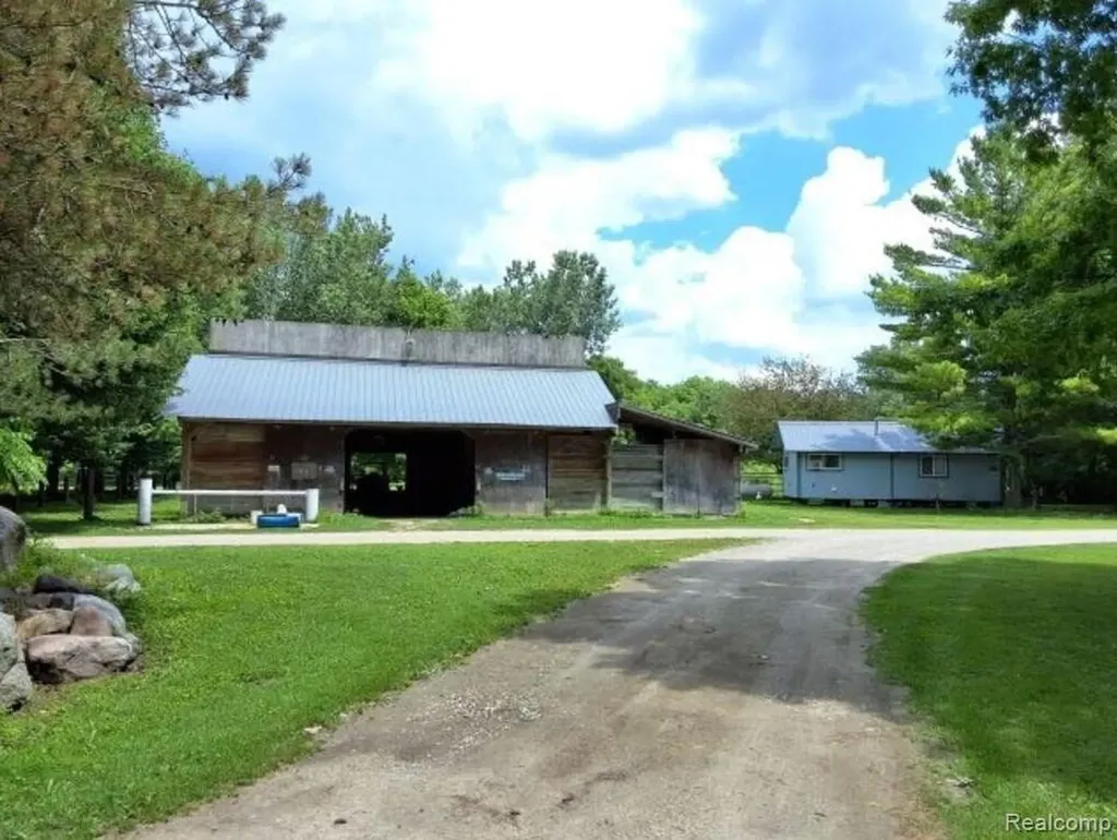 2040 Golf Course Road Clay Township MI 48028