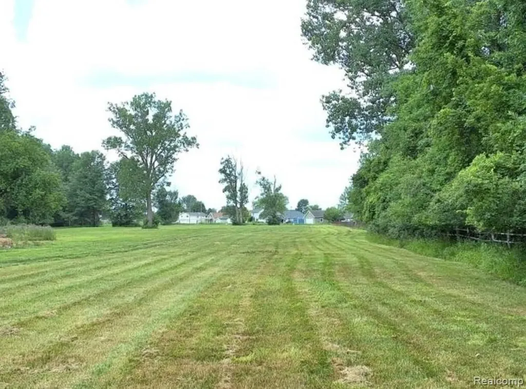 2040 Golf Course Road Clay Township MI 48028