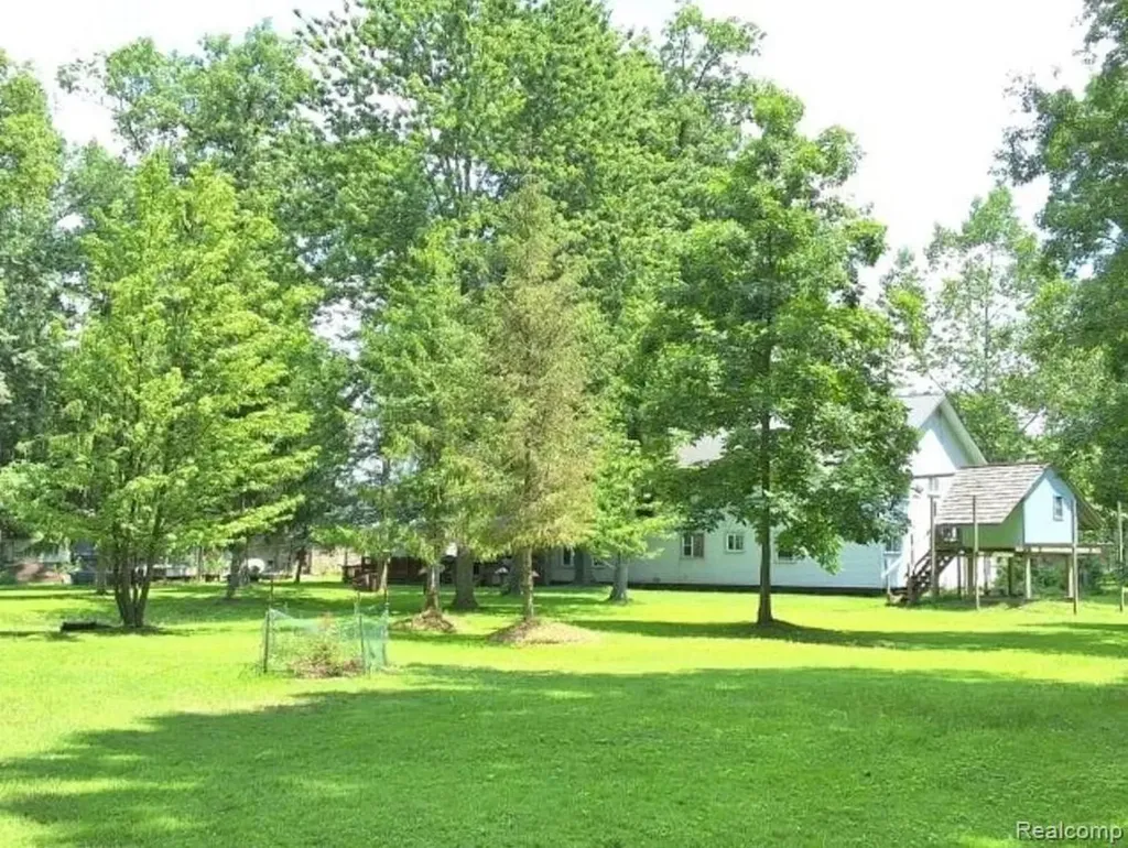 2040 Golf Course Road Clay Township MI 48028