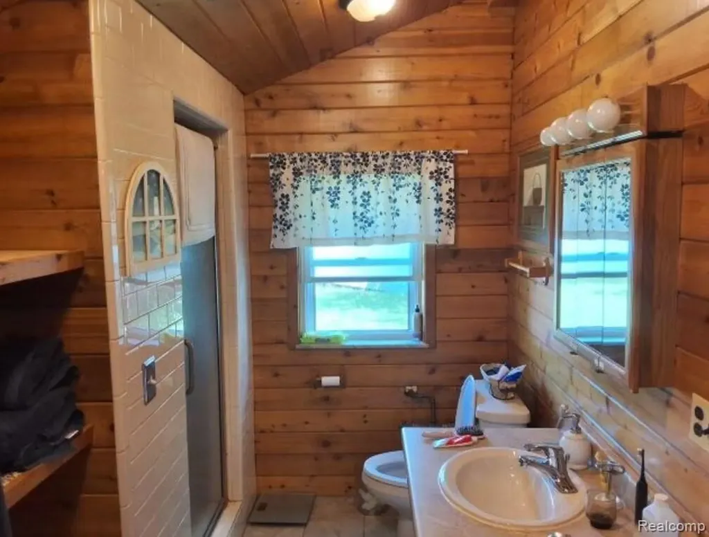 2040 Golf Course Road Clay Township MI 48028