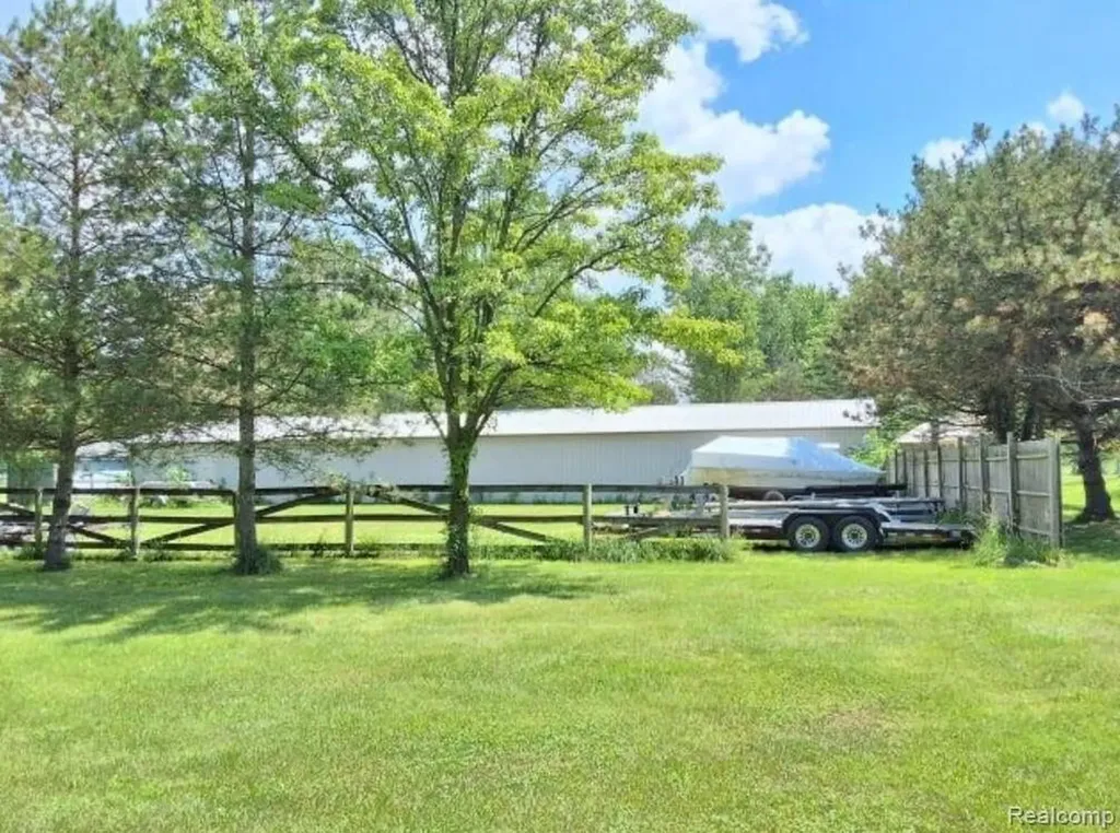2040 Golf Course Road Clay Township MI 48028