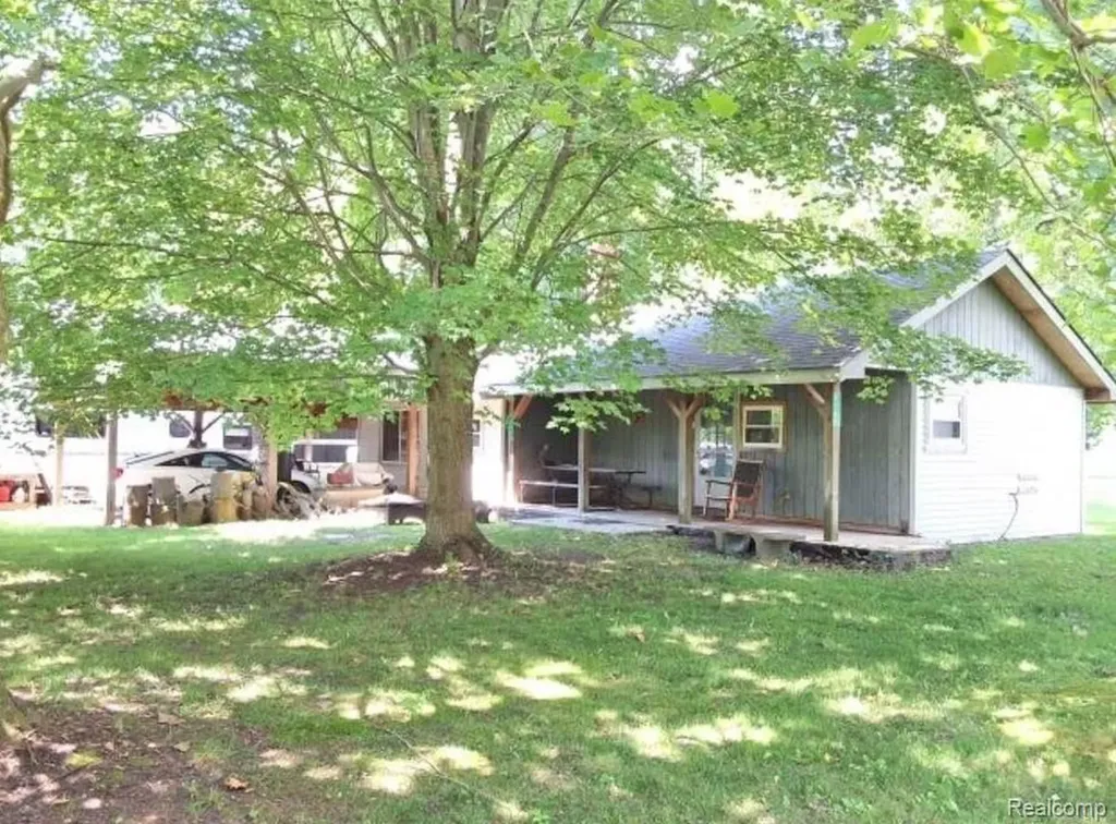 2040 Golf Course Road Clay Township MI 48028